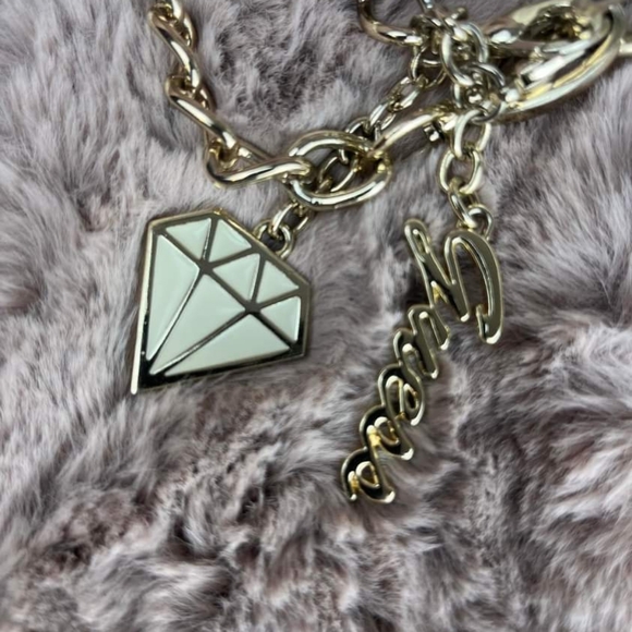 GUESS Bag - Picture 3 of 9